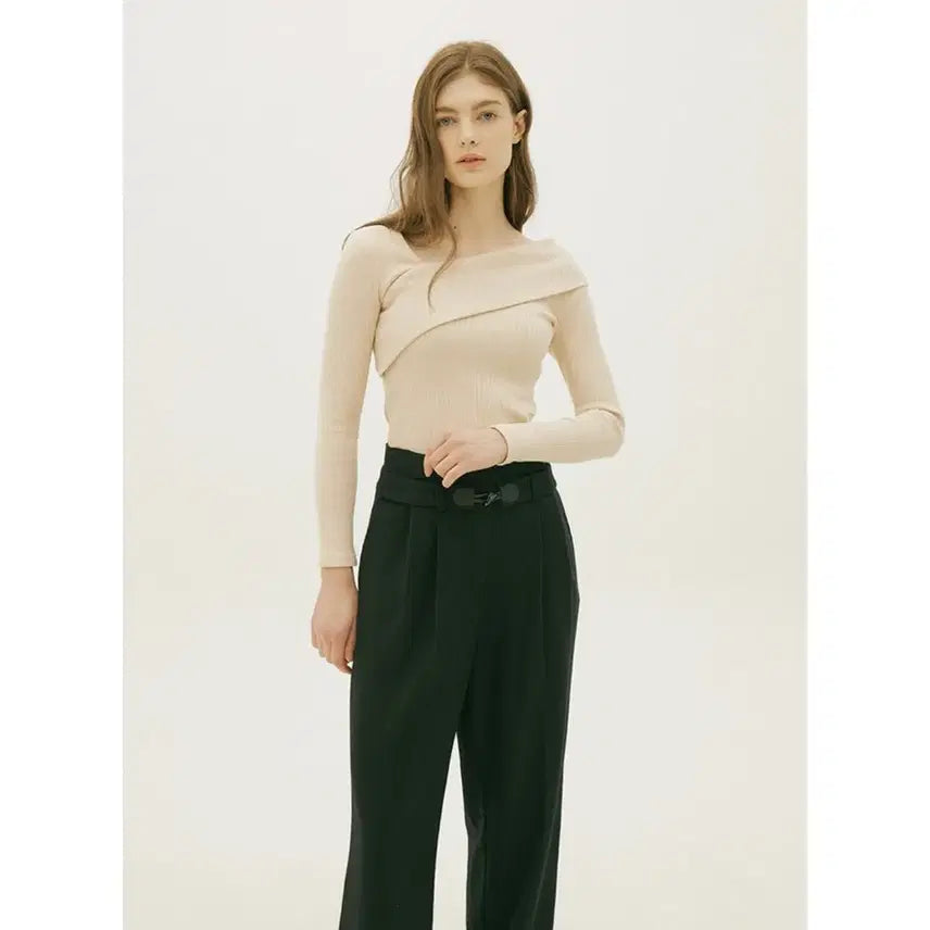 [BUNJANG] Monz Off-Shoulder Long Sleeve Top (Beige) / 몬츠 언발란스 오프숄더탑 긴팔티 티셔츠(베이지)