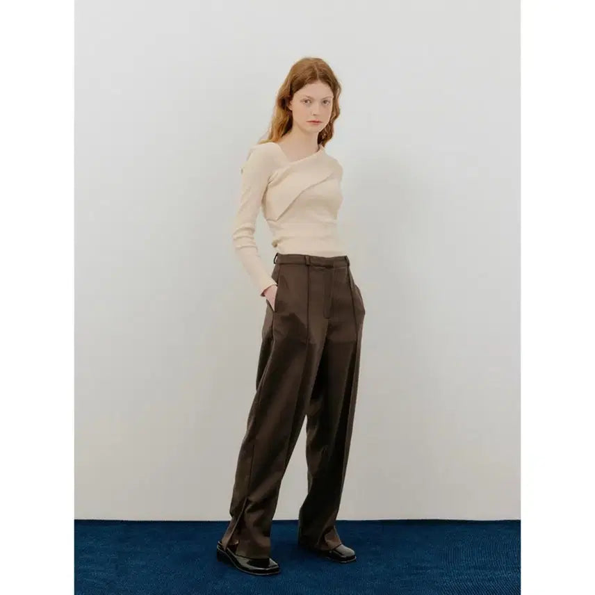 [BUNJANG] Monz Off-Shoulder Long Sleeve Top (Beige) / 몬츠 언발란스 오프숄더탑 긴팔티 티셔츠(베이지)