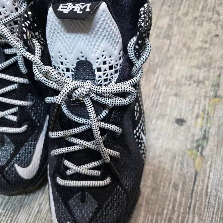 [BUNJANG] Nike Lebron 12 BHM Black Basketball Shoes / 나이키 르브론 12 BHM 블랙 농구화 230