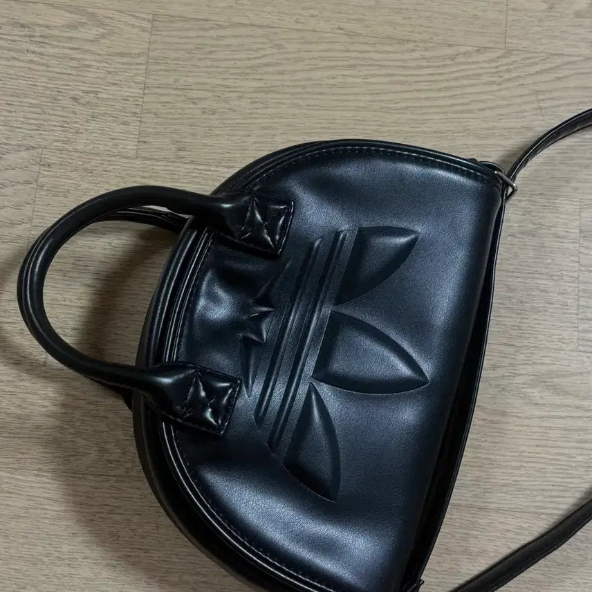 [BUNJANG] Adidas Crossbody Bag / 일본 아디다스 가방