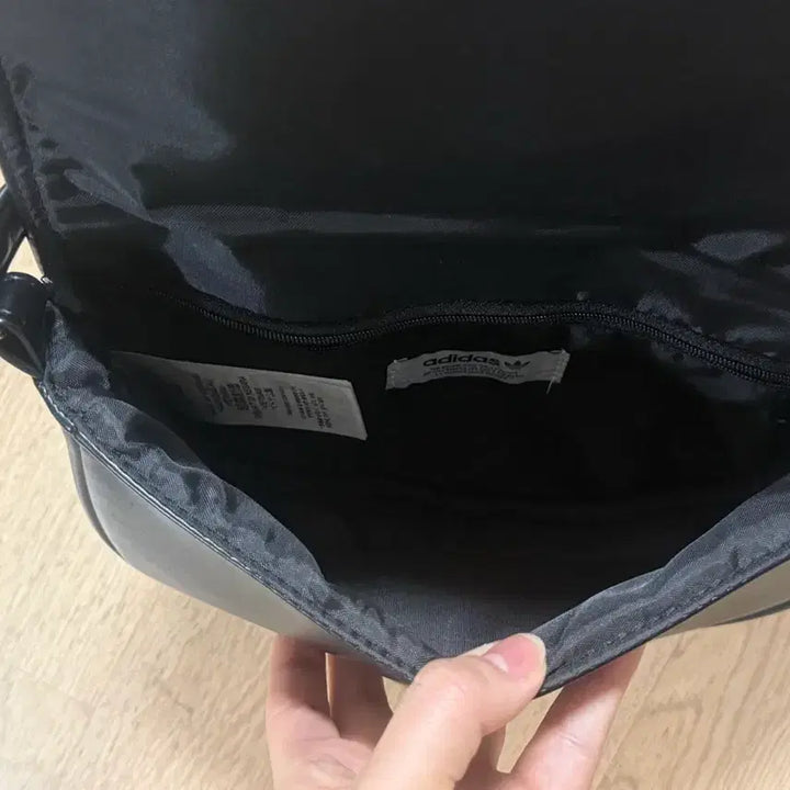 [BUNJANG] Adidas Crossbody Bag / 일본 아디다스 가방