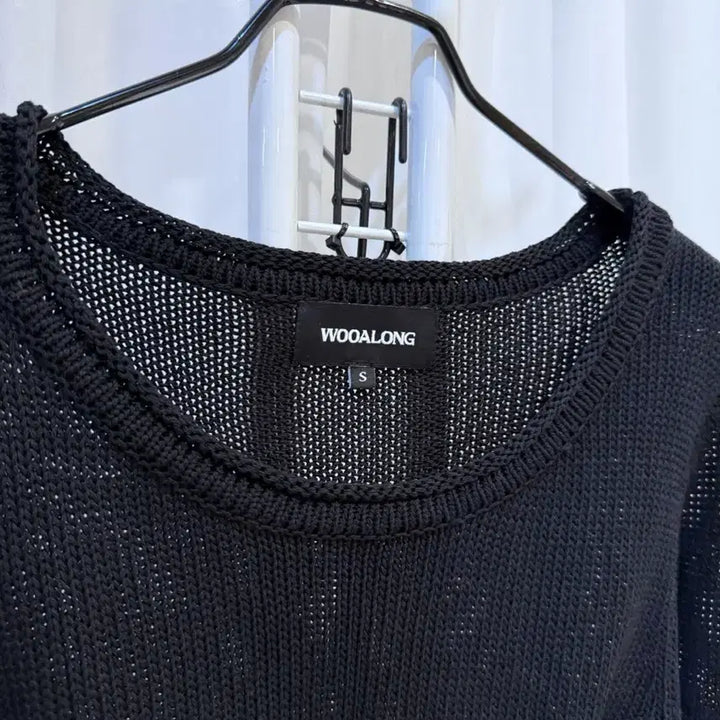 [BUNJANG] Woooalong Mesh Knit Top / 우알롱 그믈니트