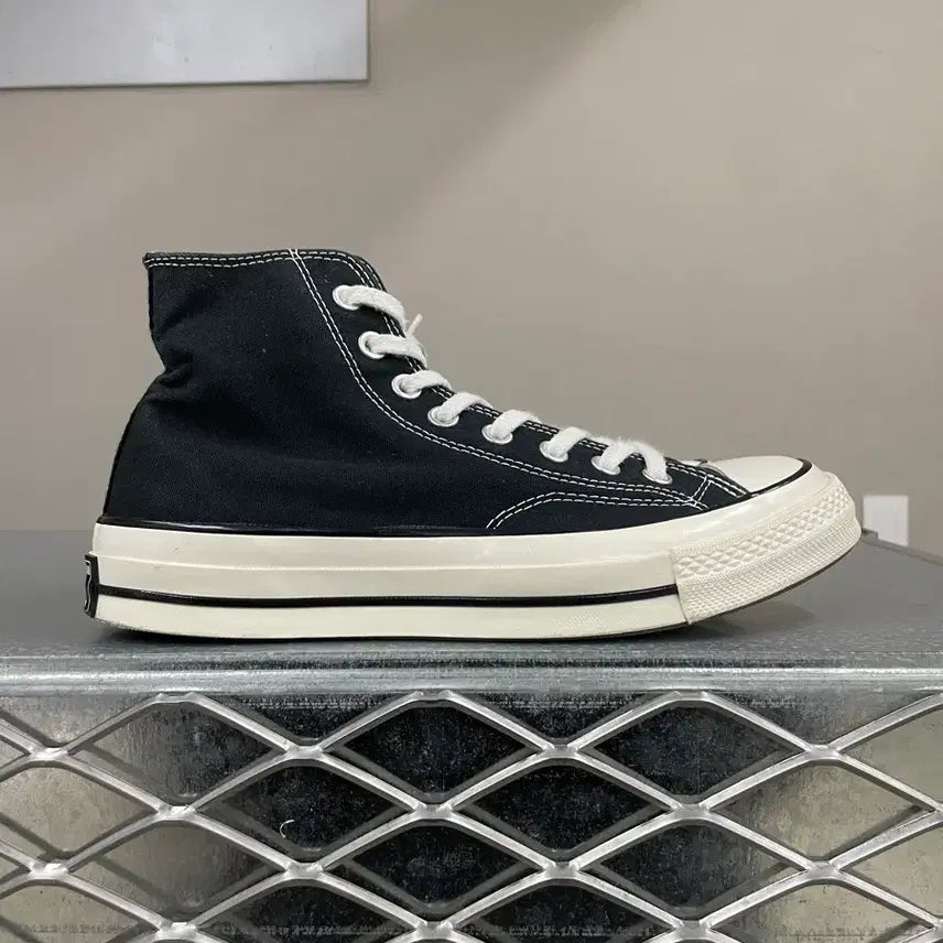 [BUNJANG] Converse Chuck 70 Black Sneakers / 컨버스 척 70 블랙 255