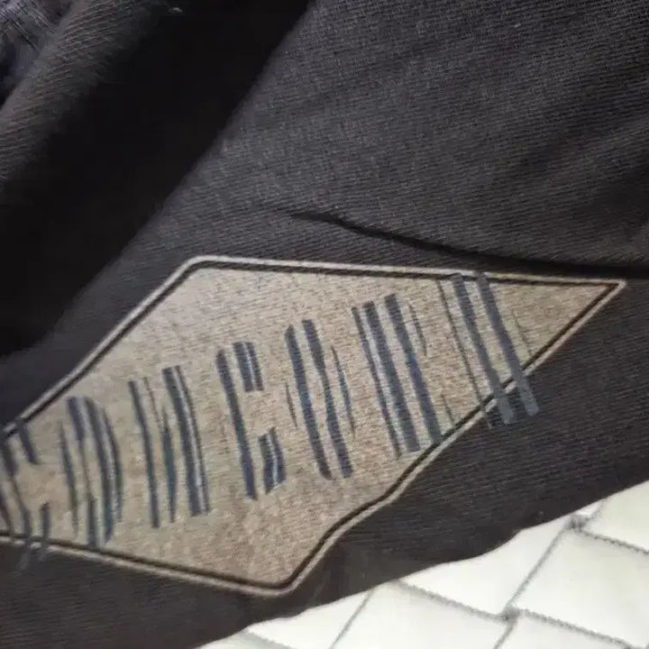 [BUNJANG] Polytelu Elbow Concord Long Sleeve Dark Brown 4 Size / 폴리테루 그래픽 롱슬리브 &