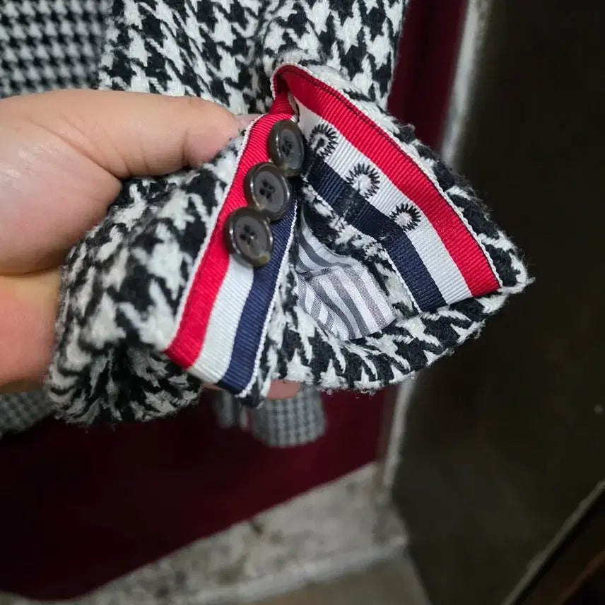 [BUNJANG] Thom Browne Houndstooth Check Coat / 톰브라운 하운드투스 체크 코트.  /8