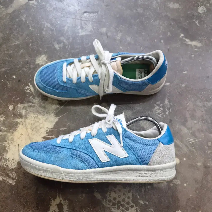 [BUNJANG] New Balance CRT300 Sneakers / 250) 뉴발란스 CRT300  스니커즈 운동화 신발