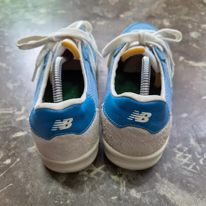 [BUNJANG] New Balance CRT300 Sneakers / 250) 뉴발란스 CRT300  스니커즈 운동화 신발