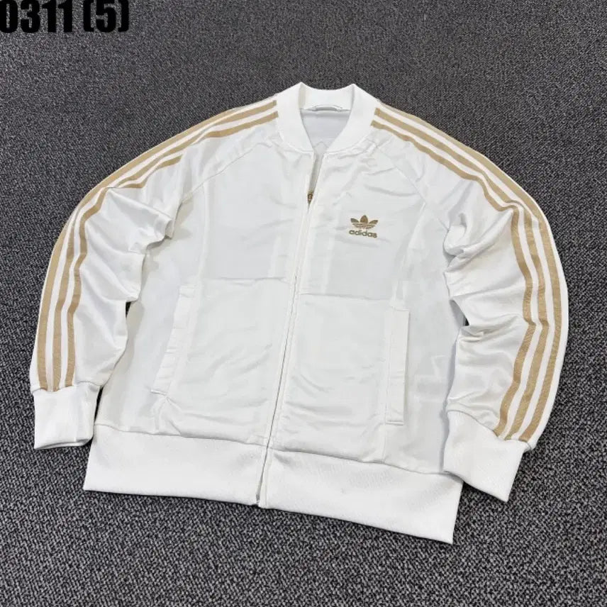 [SOLD OUT] 아디다스 유로파  삼선 화이트 트랙탑