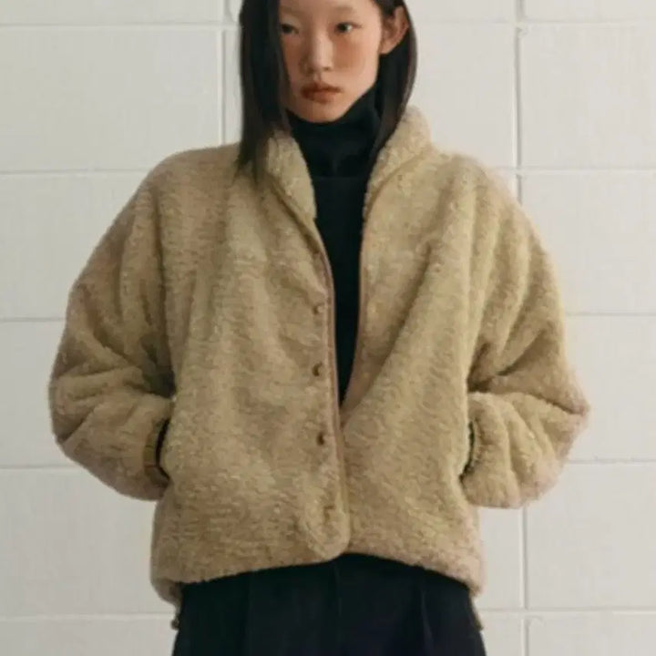 [BUNJANG] Sienne Fleece Label Jacket (Beige) / 시엔느 플리스 라벨 자켓 (뽀글이/베이지)