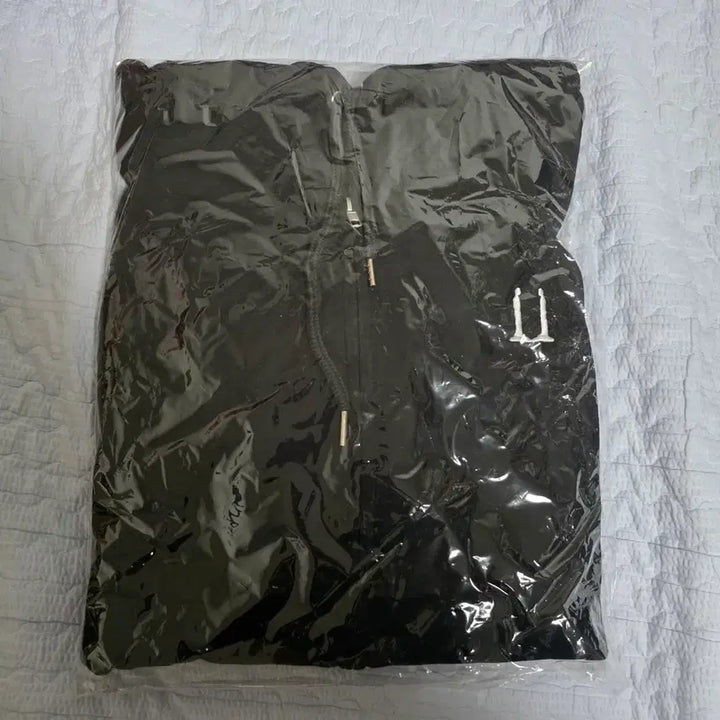[BUNJANG] G-Dragon Weverse Shop Hoodie Black / 지드래곤 위버멘쉬 굿즈 후드집업 블랙 새제품