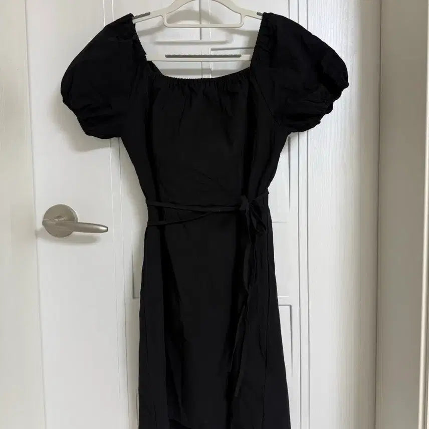 [SOLD OUT] (새상품) 블랙 스퀘어넥 반팔 원피스 바캉스룩 휴양지룩