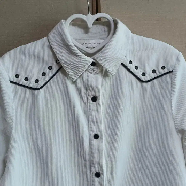 [SOLD OUT] 제시뉴욕 화이트 코듀로이 셔츠 44