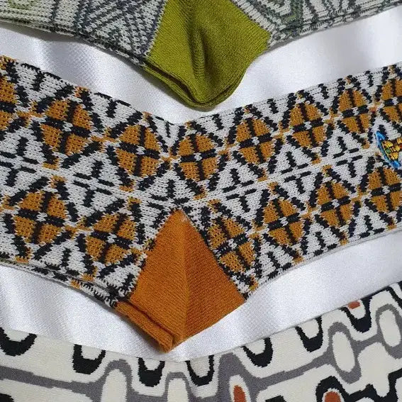 [BUNJANG] Vivienne Westwood Floral Pattern Socks / 올리브 그레이 겨자 브라운 플라워 사각 도형 비비안웨스트우드 양말
