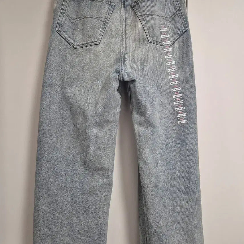 [SOLD OUT] 발렌시아가 스티커데님 xs 팝니다.