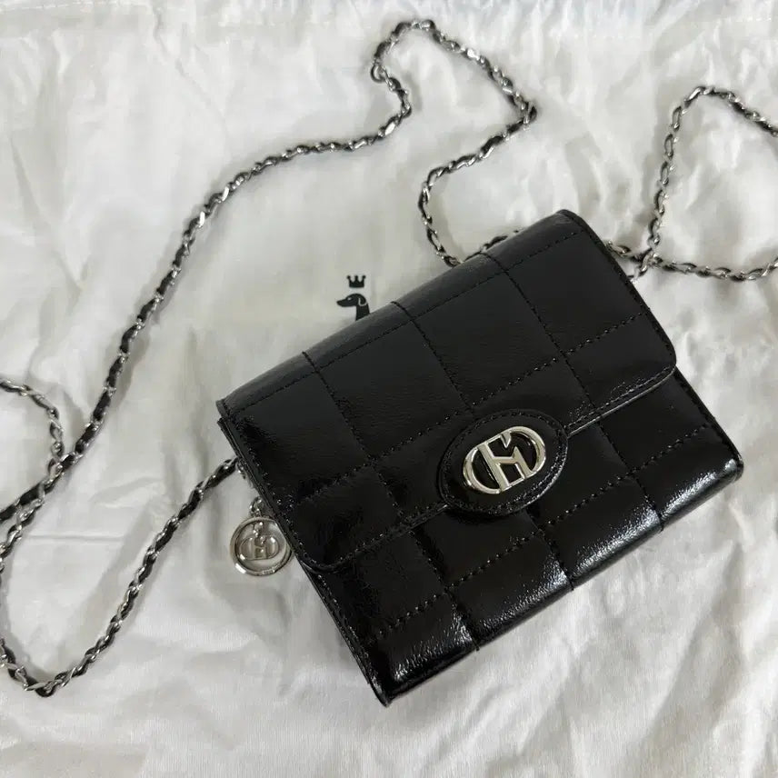 [BUNJANG] Hazzys Mini Handbag Glossy Quilted / 헤지스 미니 핸드백 (거의 새상태) [HIWA4F763BK]블랙 글로시퀼