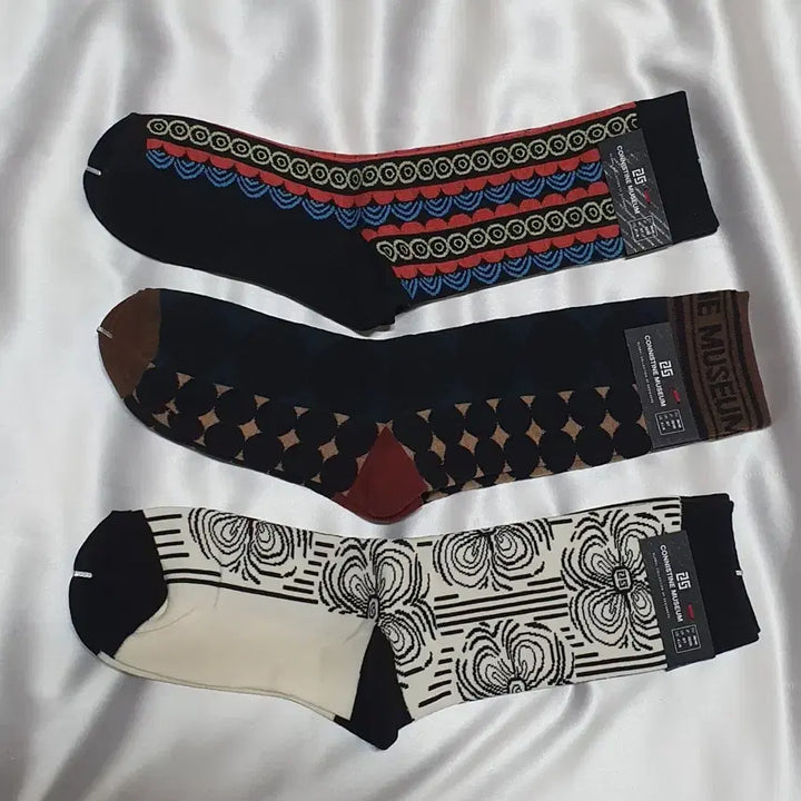 [BUNJANG] CONNISTINE MUSEUM Blue Cream Dot Socks / 블루 크림 도트 CONNISTINE MUSEUM 코니스틴 뮤지엄 양말