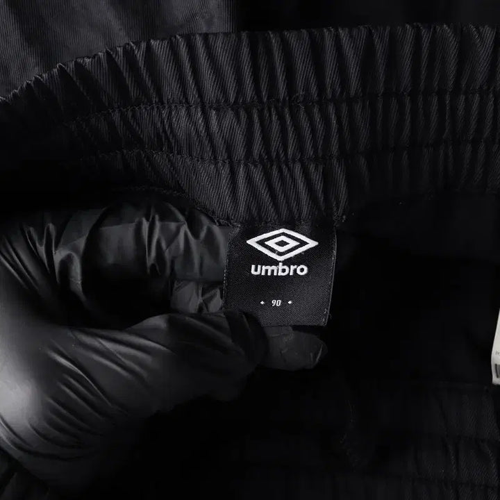 [BUNJANG] Umbro Diamond Logo Nylon Track Pants / 엄브로 다이아몬드 로고 나일론 트랙 팬츠 90