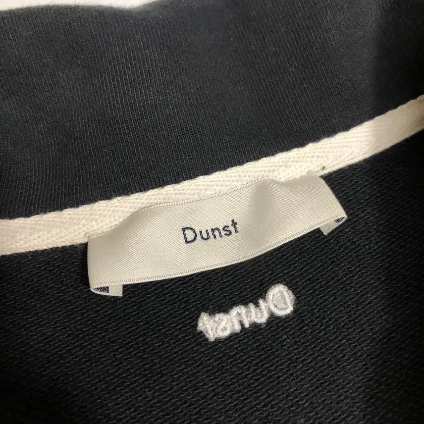 [BUNJANG] Dunst Black Half-Zip Sweatshirt (L) / 던스트 블랙 하프집업 맨투맨 L