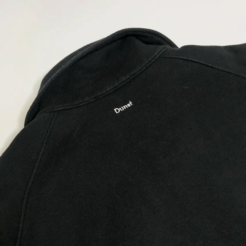 [BUNJANG] Dunst Black Half-Zip Sweatshirt (L) / 던스트 블랙 하프집업 맨투맨 L