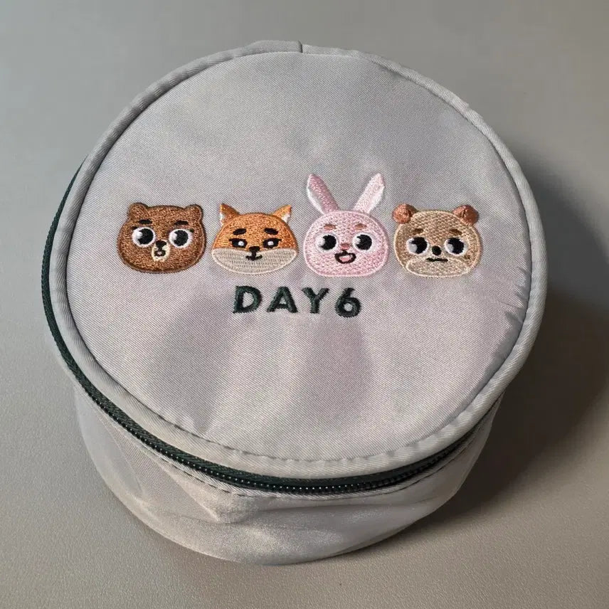[SOLD OUT] 데이식스 일본 엠디 굿즈 파우치