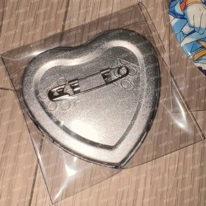 [BUNJANG] Ensemble Stars Sakuma Rei White Suit Badge Set / 앙스타 사쿠마 레이 백정장 캔뱃지 15개
