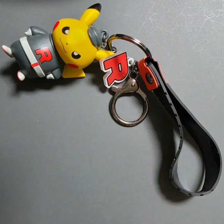 [BUNJANG] Danwon Nori Pikachu Villain Costume Keychain / 단원놀이 피카츄 포켓몬 빌런 코스튬 피카츄 키링