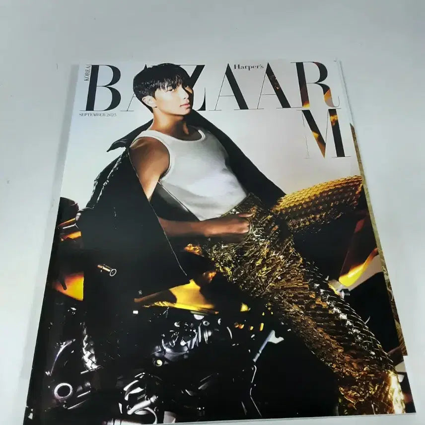 [BUNJANG] BAZAAR RM Magazine Cover 3-Type Set / 바자 BAZAAR 2023년 9월호 RM 커버 3종