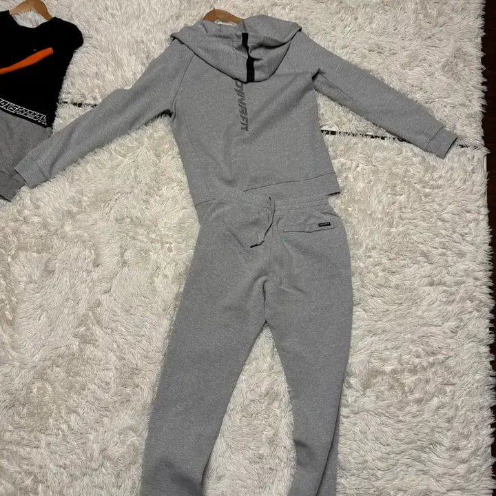[BUNJANG] Dynafit Gray Training Set + Nike Training Pants / 다이나핏 그레이 셋업+맨투맨 처분합니다