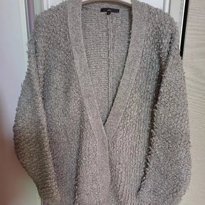 [BUNJANG] ALTR V-neck Loose Fit Cardigan / altr 브이넥 루즈핏 가디건