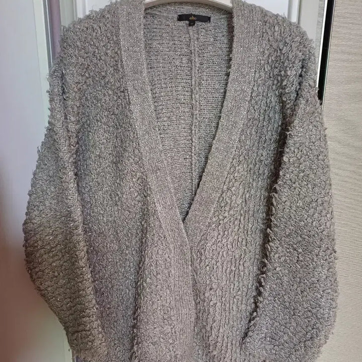 [BUNJANG] ALTR V-neck Loose Fit Cardigan / altr 브이넥 루즈핏 가디건