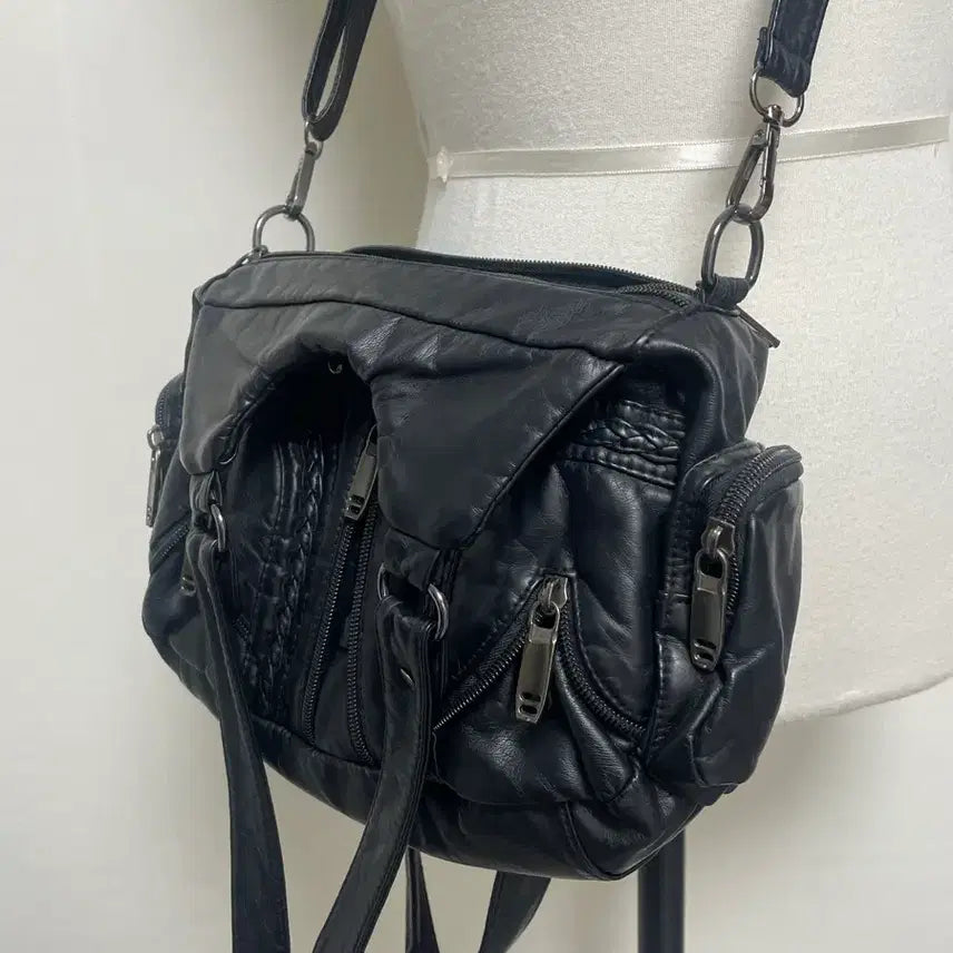 [BUNJANG] Black Crossbody Bag / 크로스 숄더 백