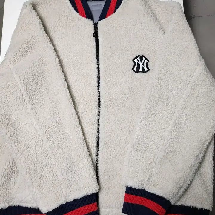 [SOLD OUT] [ XXL ] MLB 뉴욕양키스 보아 후리스 바시티 자켓