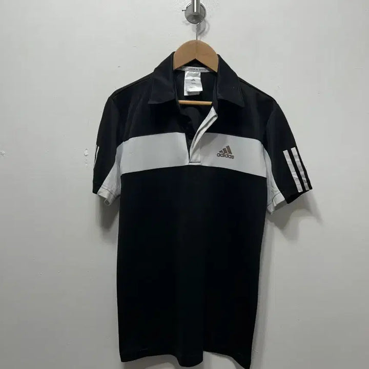 [BUNJANG] Adidas Black and White Polo Shirt (Size M) / 아디다스 블랙/화이트 반팔 카라티 M