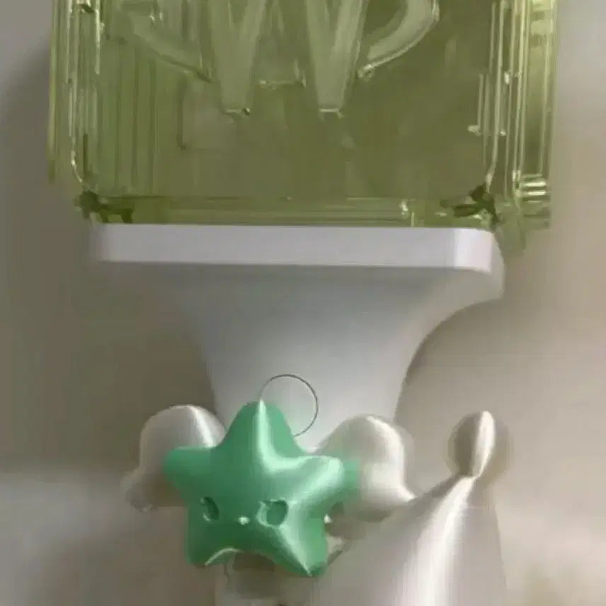 [BUNJANG] Weeekly Official Cheer Rod Charm / 위츄 참 응원봉 장식