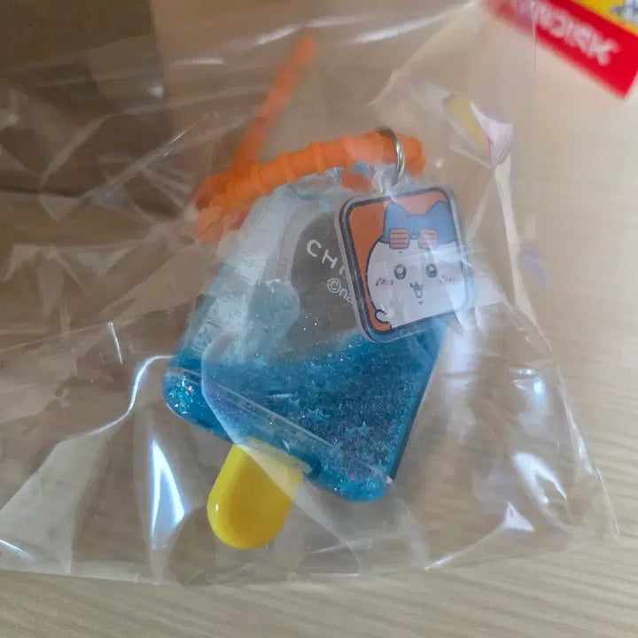 [BUNJANG] Miniso Munjakgwi Hachiware Summer Glitter Figure Keyring / 미니소 먼작귀 하치와레 여름 글리터 피규어 키링
