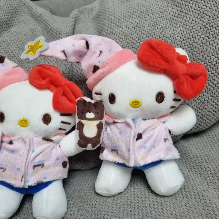 [BUNJANG] Hello Kitty Pajama Doll Keyring / 헬로키티 잠옷 인형키링