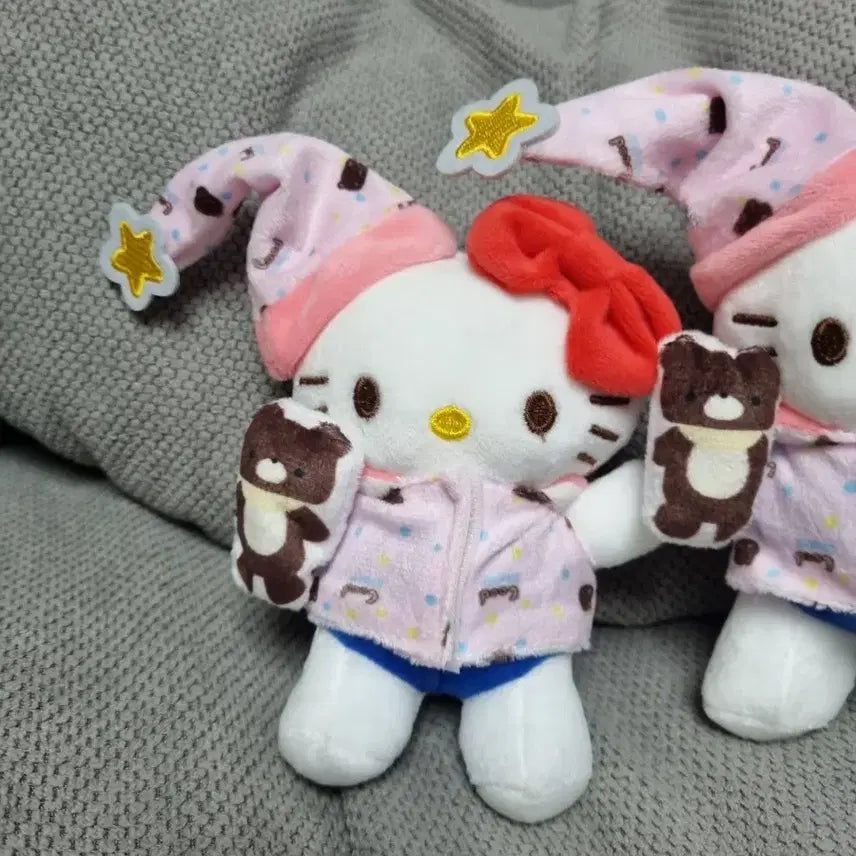 [BUNJANG] Hello Kitty Pajama Doll Keyring / 헬로키티 잠옷 인형키링