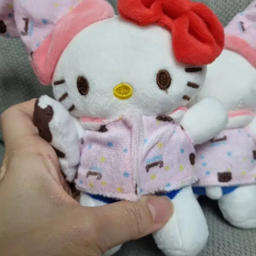 [BUNJANG] Hello Kitty Pajama Doll Keyring / 헬로키티 잠옷 인형키링