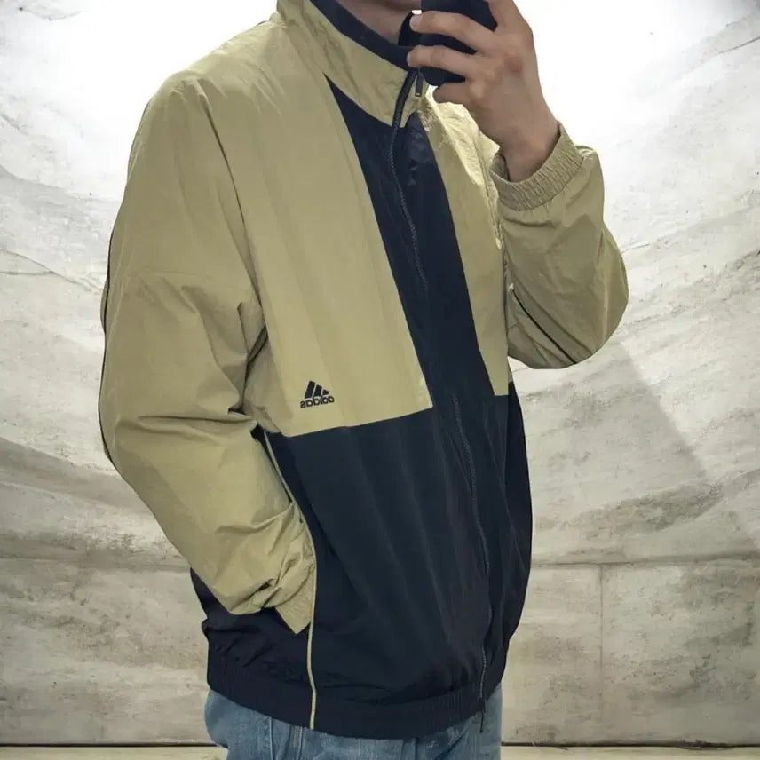 [BUNJANG] Adidas Oversized Big Printing Windbreaker Jacket / 아디다스 오버사이즈 빅프린팅 바람막이