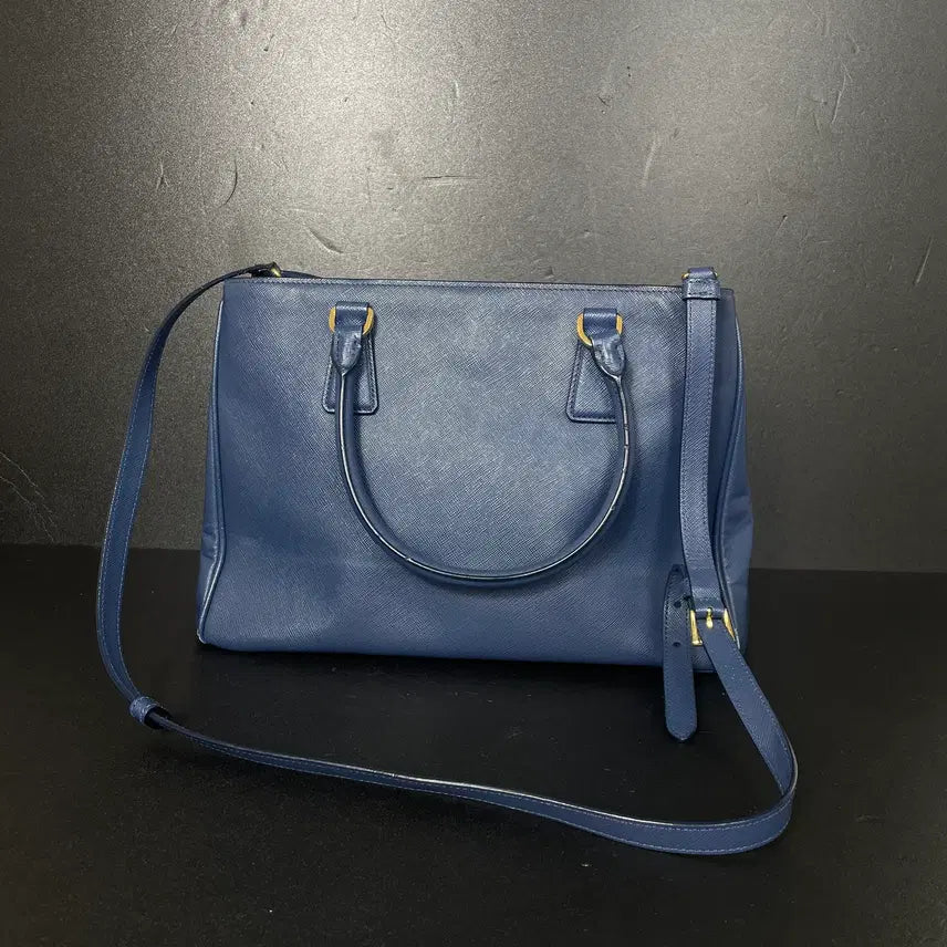 [BUNJANG] PRADA Saffiano Lux 2-Way Bag / PRADA 프라다 사피아노 럭스 2WAY백