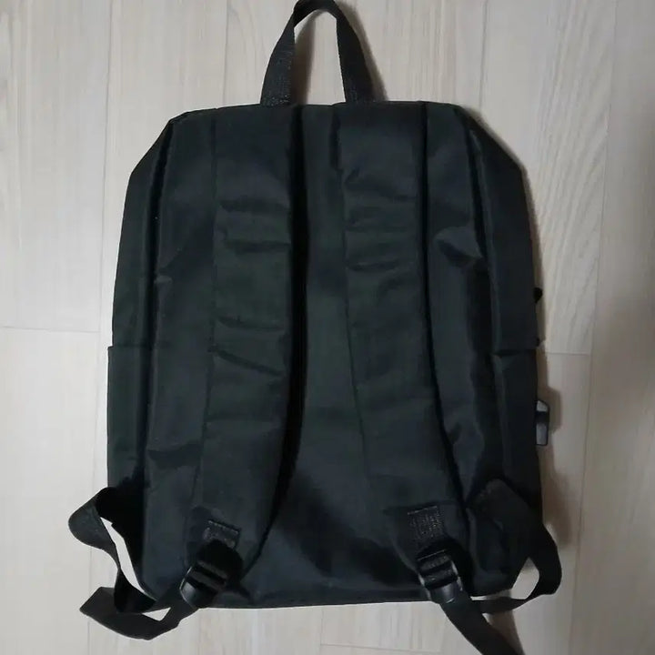 [SOLD OUT] 미사용 새상품 검정색 백팩 가방