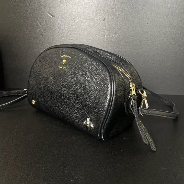 [BUNJANG] A.D.M.J THE BEE Round Accent Black Crossbody Bag / A.D.M.J THE BEE 라운드 악센트 블랙 레이디스 크로스백