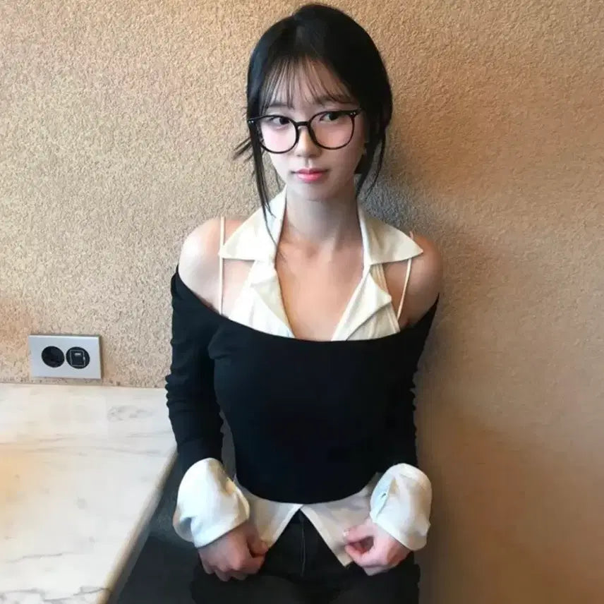[BUNJANG] Ablly Halter Neck Layered Off-Shoulder Crop Top / 에이블리 홀터넥 셔츠 레이어드 오프숄더 크롭 슬림 긴팔 시즈니룩