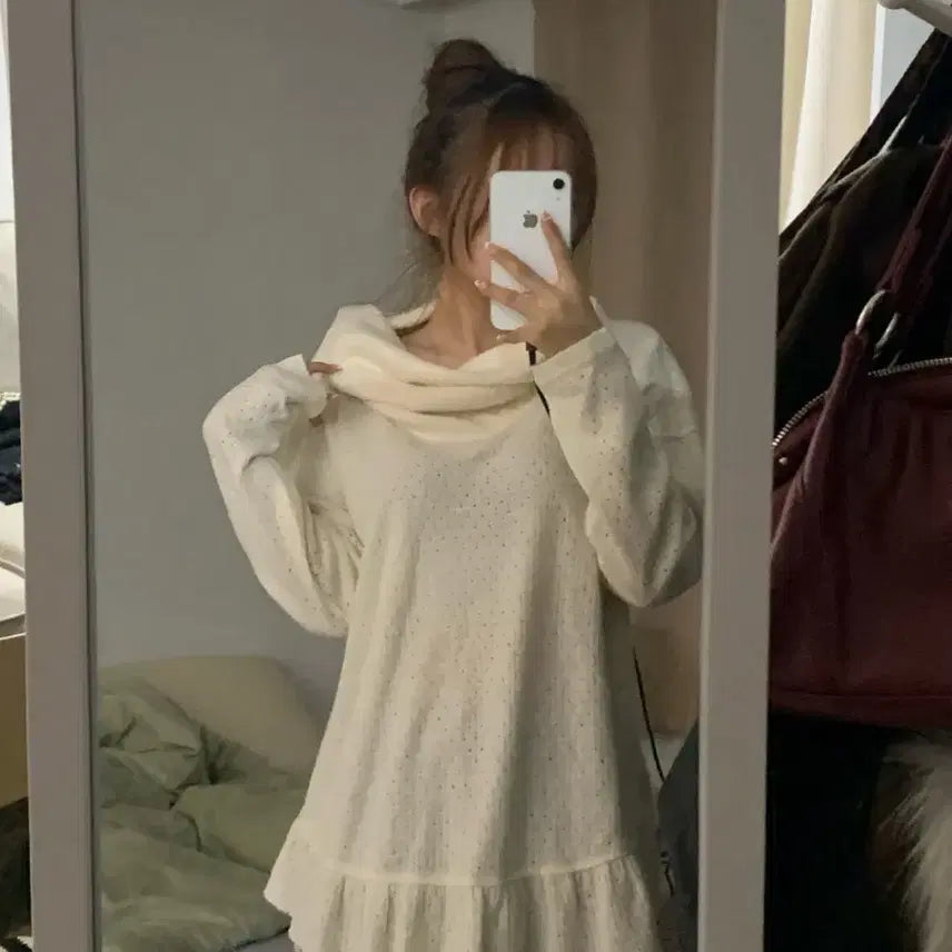 [BUNJANG] Ivory Frill Turtleneck Knit Sweater / 아이보리 프릴 터틀넥 니트