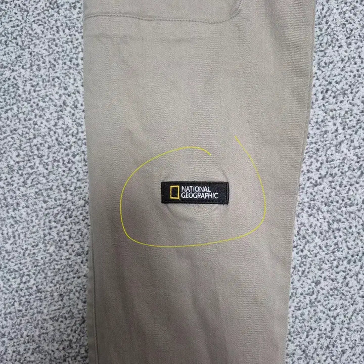 [SOLD OUT] 내셔널지오그래픽 여성 사이드밴딩 카고 바지 S