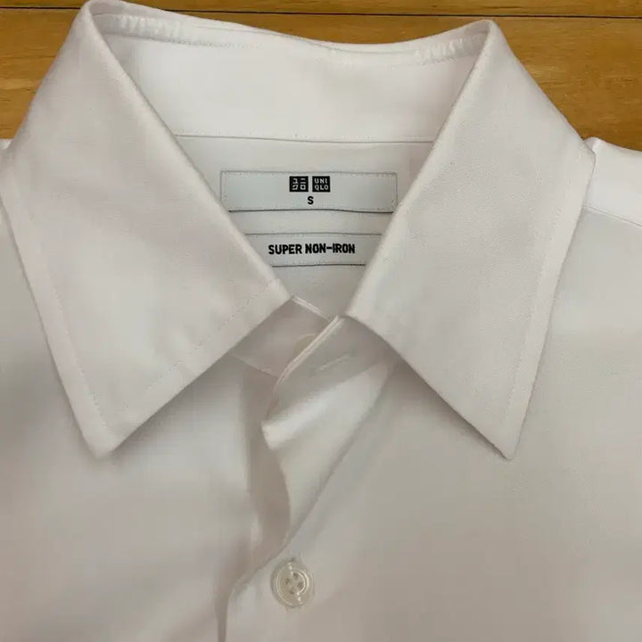 [SOLD OUT] 유니클로 슈퍼논아이론셔츠 S