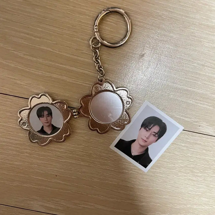 [BUNJANG] Day6 Young K Rocket Pendant Keyring / 데이식스 로켓 펜던트 키링 영케이