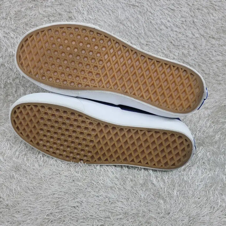 [SOLD OUT] 구제짱짱맨 260 반스 어센틱 블루 에코쿠시 스니커즈