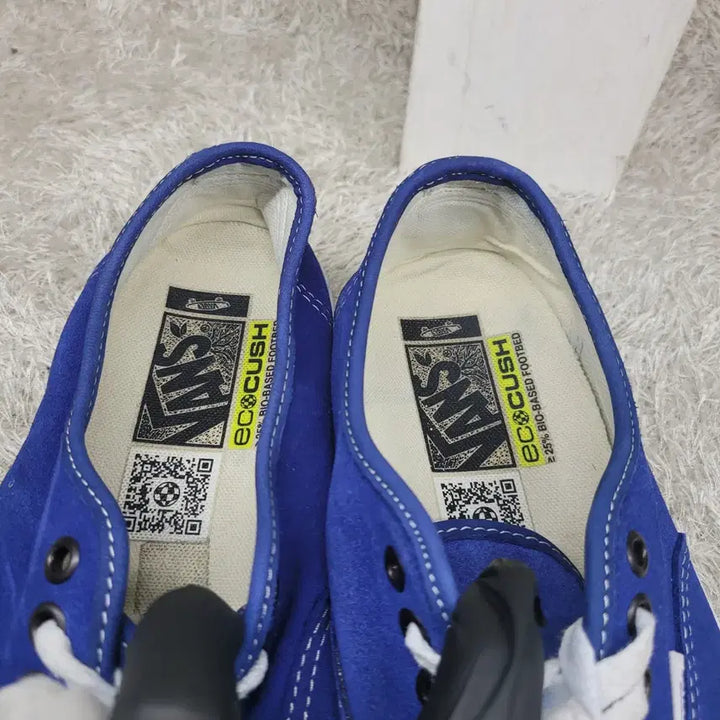 [SOLD OUT] 구제짱짱맨 260 반스 어센틱 블루 에코쿠시 스니커즈