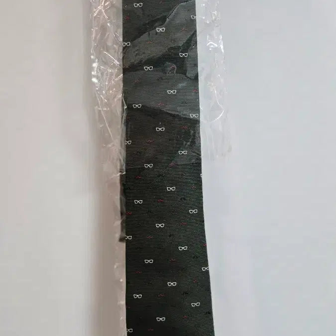 [BUNJANG] Clif Ford Eyeglass Pattern Tie / Clif Ford 안경 패턴 넥타이